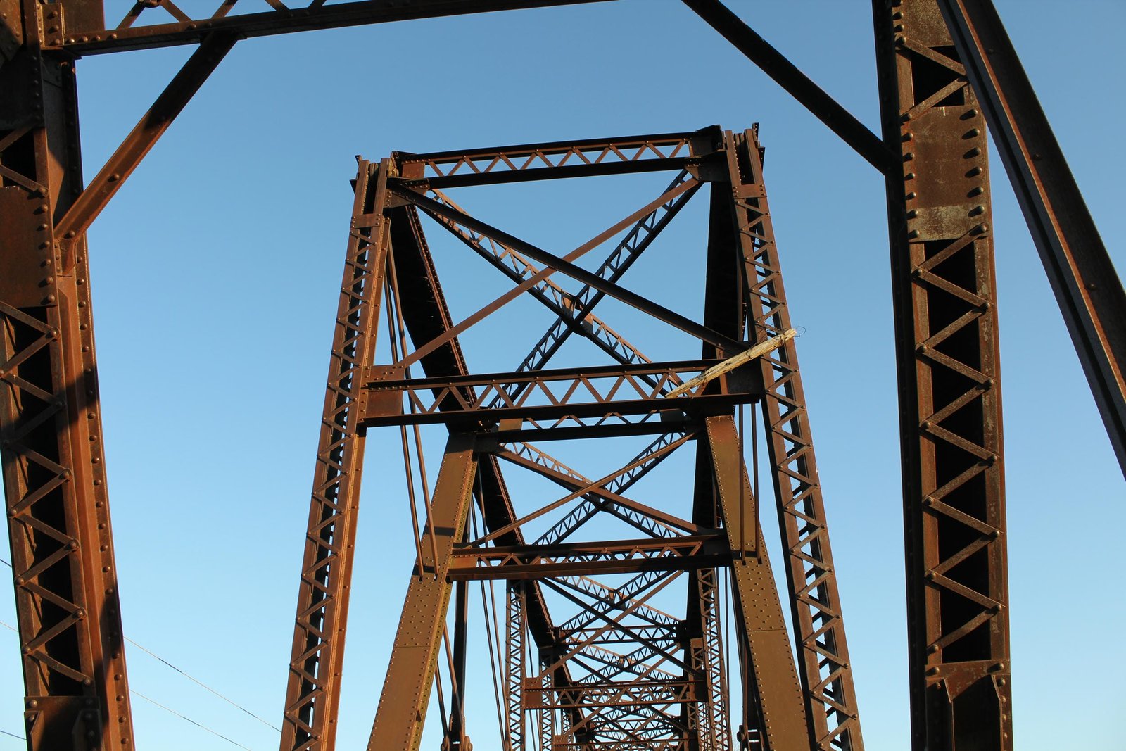 Portal bracing, Whipple span